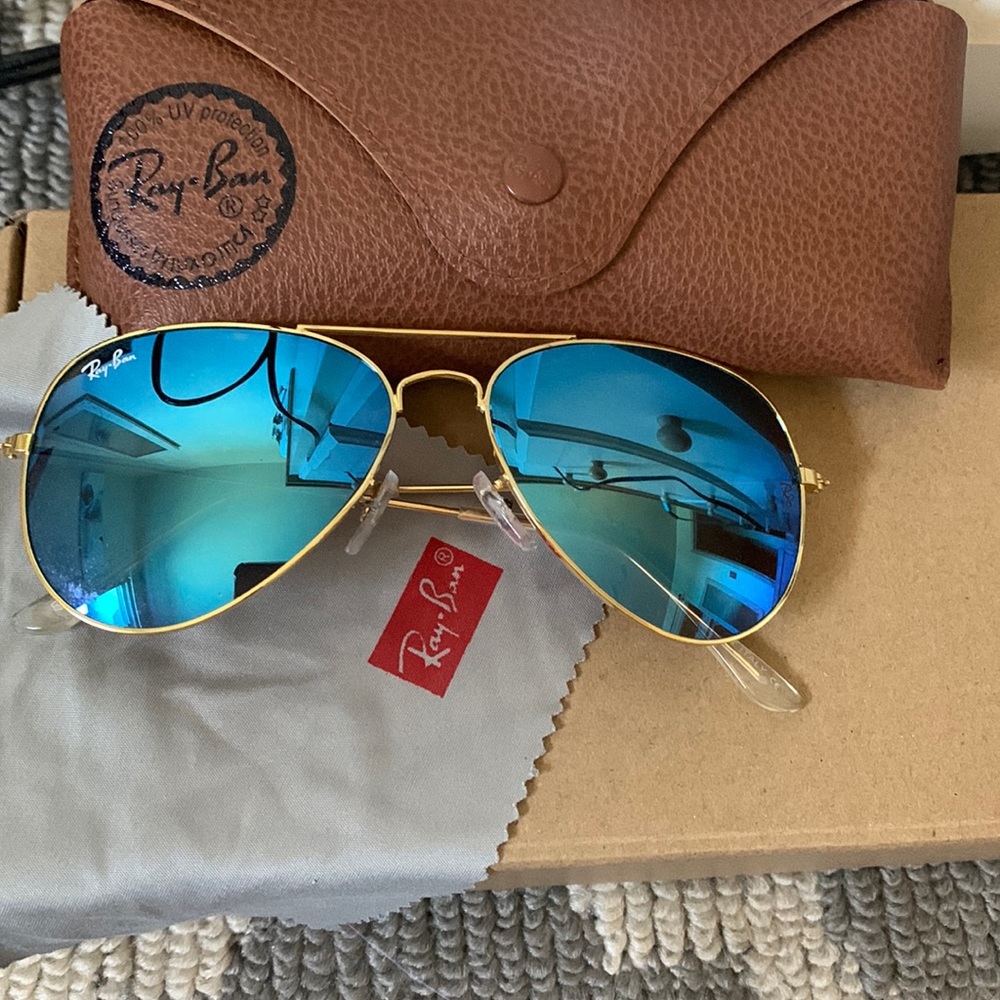 Blue ray ban aviator sunglasses